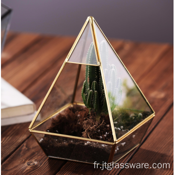 Terrarium en verre géométrique succulent pour mariage en or